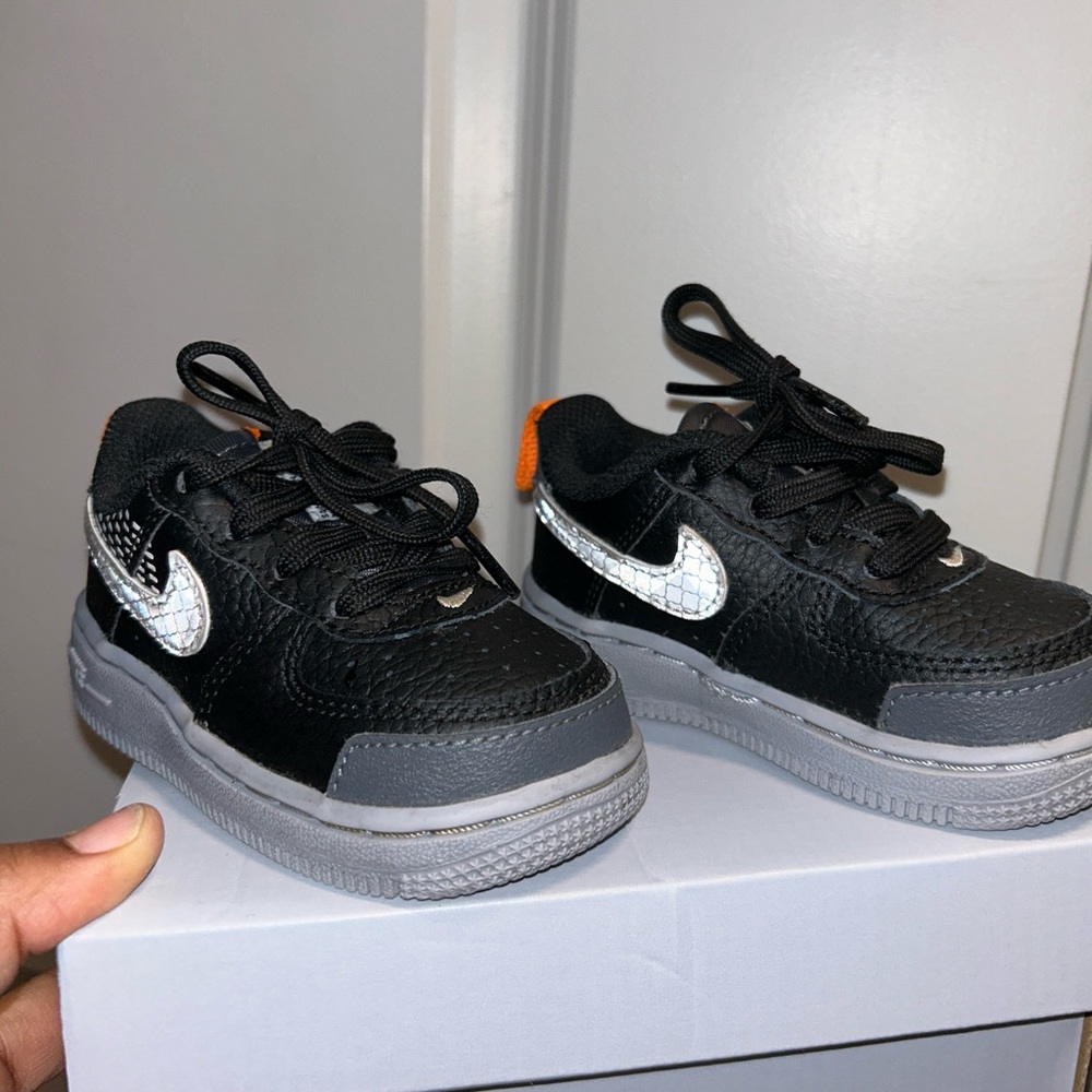 Toddler shoes size 5c